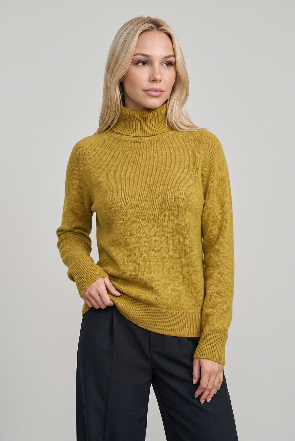 Damski Sweter z Luźnym Golfem