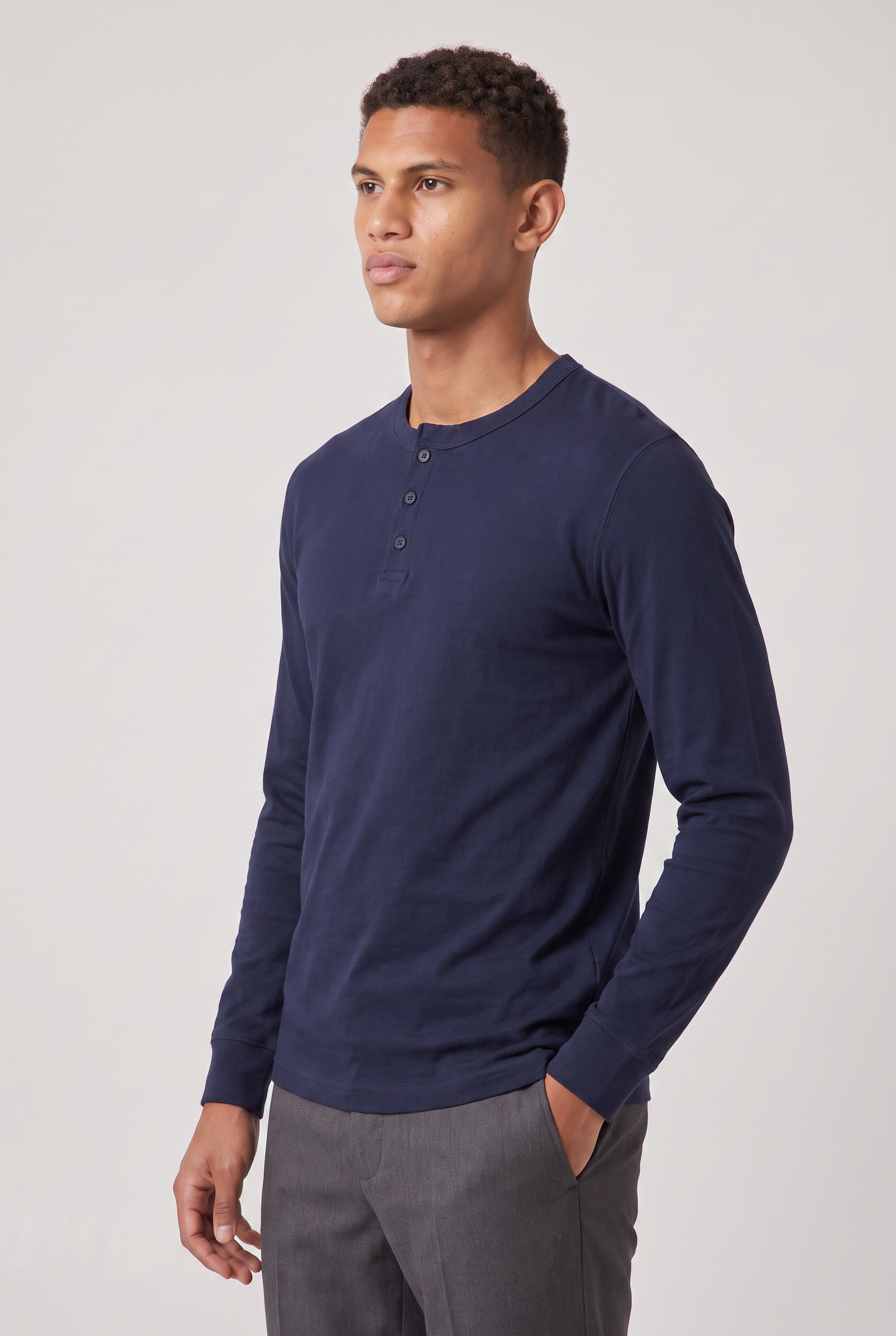 Męska koszula Henley z długim rękawem - Regular Fit, z guzikiem